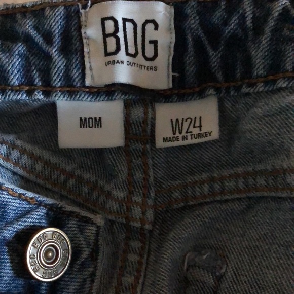 Urban Outfitters BDG Mom Jean - Pintuck Size-24 - Picture 6 of 6